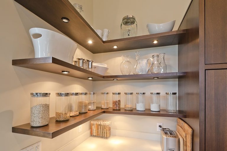15 Stunning Kitchen Shelves That Add Style and Storage